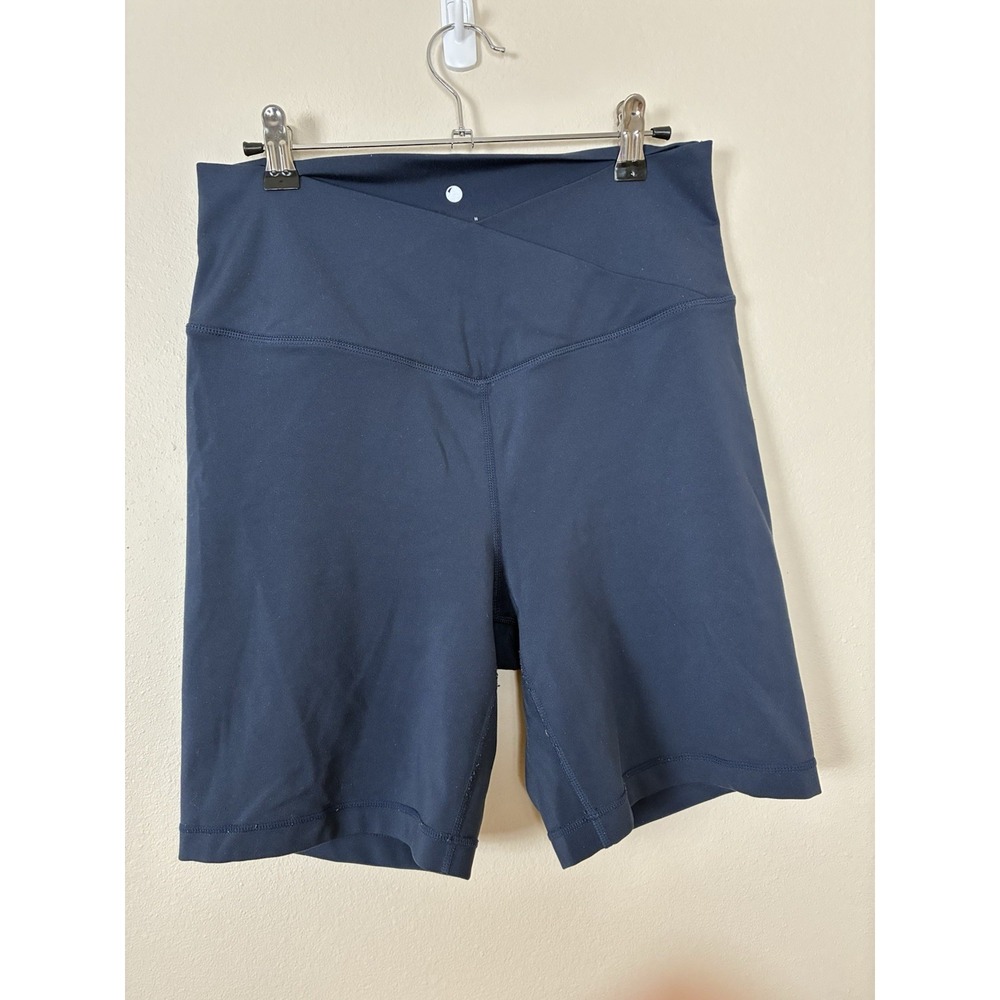 Athletic Shorts Women Size Medium (based on measurements) (E14)